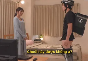 Anh trai thường xuyên đi làm về khuya, thằng em ở nhà gạ đụ bạn gái của anh trai cô đơn