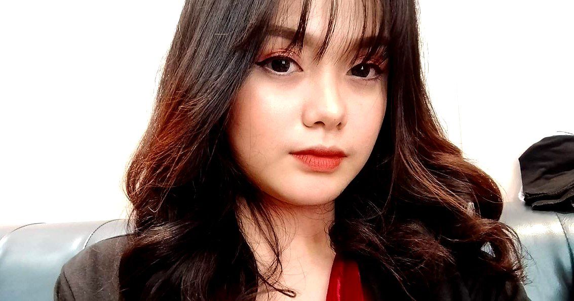 Cô gái nhỏ quyến rũ, phong cảnh mùa xuân trong tiệm mát-xa vô tận, cô em gái dễ thương 23 tuổi, thân hình ngọc bích tinh xảo nằm ngang, nước chảy và được đưa vào theo nhiều cách khác nhau